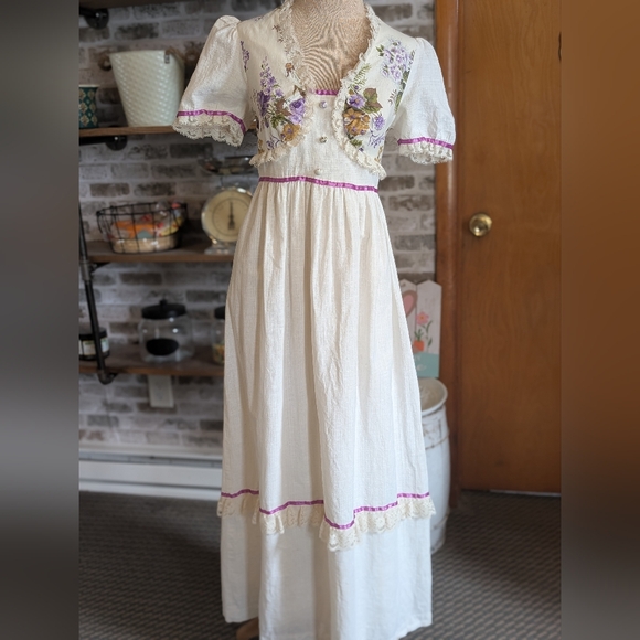 Vintage 1970sTrivia by Charm of Hollywood gown